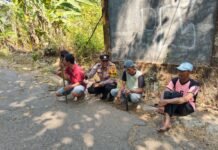 Bhabinkamtibmas Polsek Pancalang Brigadir Dendi Sambangi Warga Desa Danalampah, Sampaikan Himbauan Kamtibmas dan Antisipasi Kebakaran Akibat Pembakaran Sampah, Lahan