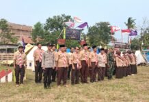 Pelaksanaan Kanit Binmas Polsek Cidahu Aipda Rudianto Mewakili Kapolsek Cidahu Menghadiri Undangan Acara Upacara Pembukaan Perkemahan Penggalang SMP Negeri 2 Kalimanggis
