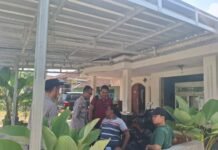 Sambang Warga oleh Bhabinkamtibmas Desa Jatimulya Polsek Cidahu Polres Kuningan Jawa Barat Bripka A. Fauzi