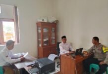 Cegah Karhutla, Bhabinkamtibmas Polsek Ciawigebang Koordinasi dengan Perangkat Desa Sukaraja