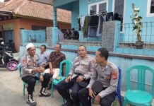 Personel Polsek Ciwaru Laksanakan Takziah, Wujud Kepedulian dan Empati kepada Warga