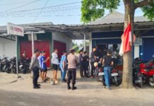 Jaga Kamtibmas, Kapolsek Pimpin Pengamanan Nobar Persija Jakarta vs Persib Bandung di Ciawigebang