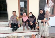 Bhabinkamtibmas Sambangi Ibu-Ibu Warga Desa Ciawilor, Sampaikan Himbauan Kamtibmas