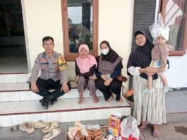 Bhabinkamtibmas Polsek Ciawigebang Sambangi Ibu-Ibu Warga Desa Ciawilor, Sampaikan Himbauan Kamtibmas