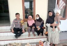 Sambangi Ibu-Ibu Warga Desa Ciawilor, Bhabinkamtibmas Sampaikan Himbauan Kamtibmas
