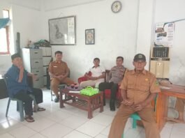 Bhabinkamtibmas Polsek Ciawigebang Koordinasi dengan Aparatur Pemerintah Desa Ciawilor Antisipasi Karhutla
