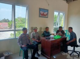 Cegah Karhutla, Bhabinkamtibmas Polsek Ciawigebang Koordinasi dengan Aparatur Pemerintah Desa Ciawilor