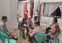 Bhabinkamtibmas Polsek Ciawigebang dan Pol PP Bersinergi Amankan Hajatan Warga di Desa Pamijahan