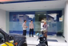Anggota Patroli Polsek Cidahu Polres Kuningan Laksanakan Patroli Obyek Vital di Bank BRI Unit Cidahu Kec. Cidahu Kab. Kuningan