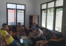 Sambang ke Balai Desa Jatimulya oleh Bhabinkamtibmas Desa Jatimulya Polsek Cidahu Polres Kuningan Jawa Barat Bripka A. Fauzi