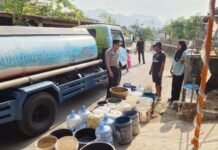 Polres Kuningan Salurkan Bantuan Air Bersih untuk Warga Karangbaru Terdampak Kemarau Panjang