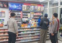 Patroli Humanis Polsek Cidahu Sambangi Alfamart Desa Cidahu, Pastikan Keamanan Konsumen