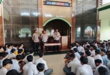 Polsek Ciawigebang Bersama Satlantas Beri Edukasi Tertib Lalu Lintas kepada Pelajar SMK Model Patriot IV Ciawigebang