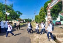 Polsek Pancalang Laksanakan PH Pagi dan Pengaturan Lalu Lintas di Tiga Titik Sekolah, Wujudkan Kamseltibcarlantas dan Ciptakan Kondisi Aman kondusif