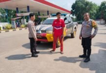 Unit Patroli Polsek Cidahu Melaksanakan Patroli Dialogis di SPBU Cidahu-Kuningan