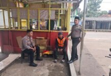 Rangkul Juru Parkir, Patroli Polsek Cidahu Hadirkan Rasa Aman di Desa Cieurih