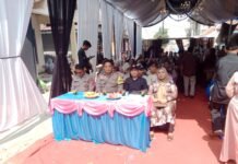 Bhabinkamtibmas Polsek Ciawigebang Amankan Hajatan Warga dengan Hiburan Organ Dangdut di Desa Salareuma