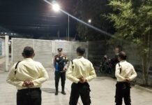 Bhabinkamtibmas Desa Sidaraja Laksanakan Pembinaan Satpam Gudang Wings untuk Tingkatkan Keamanan