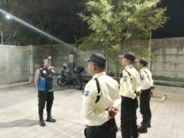 Bhabinkamtibmas Desa Sidaraja Berikan Pembinaan kepada Satpam Gudang Wings