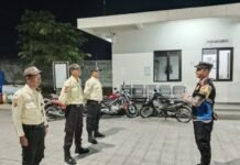 Jaga Kamtibmas, Bhabinkamtibmas Desa Sidaraja Laksanakan Pembinaan Satpam Gudang Wings