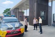 Patroli Polsek Cidahu Polres Kuningan Laksanakan Tatap Muka dengan Security Pabrik Garmen PT.Fashion Stitch Joshua