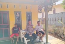 Bhabinkamtibmas Sambangi Warga Desa Mekarjaya, Sampaikan Imbauan Pencegahan Karhutla