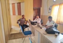Antisipasi Karhutla, Bhabinkamtibmas Desa Mekarjaya Koordinasi dengan Aparatur Pemerintah Desa