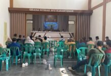 Wujudkan Pembangunan Partisipatif, Bhabinkamtibmas Desa Cimaranten Hadiri Musrenbangdes
