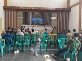 Wujudkan Pembangunan Partisipatif, Bhabinkamtibmas Hadiri Musrenbangdes Desa Cimaranten