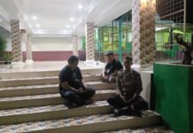 Patroli KRYD Malam Hari, PS. KSPKT 3 Polsek Ciawigebang Sampaikan Imbauan Kamtibmas kepada Warga di Desa Ciawigebang