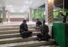 Patroli KRYD Malam Hari, PS. KSPKT 3 Polsek Ciawigebang Sambangi Warga di Desa Ciawigebang dan Sampaikan Imbauan Kamtibmas