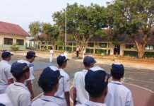 Ipda Lukman Hakim Jadi Pembina Upacara di SMPN 1 Pancalang, Sampaikan Pesan Kamtibmas dan Ajak Siswa Menjaga Disiplin serta Keamanan Lingkungan