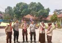 Patroli dialogis Polsek Pancalang Monitoring Perkemahan Pramuka Penggalang SDN Sumbakeling Sekaligus Sampaikan Pesan Kamtibmas