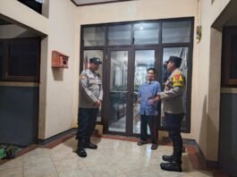 Patroli Polsek Pancalang Sambangi SMPN 1 Pancalang pada Malam Hari, Antisipasi C3 dan Sampaikan Imbauan Kamtibmas
