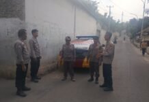 Patroli Polsek Cidahu Sambangi Linmas Desa Datar Sampaikan Himbauan