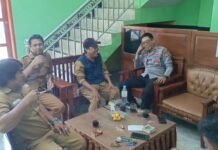 Perkuat Pilar Keamanan Desa: Bhabinkamtibmas Polsek Mandirancan Aipda Sonita Sambangi Perangkat Desa Nanggela