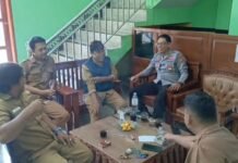 Sinergi Tanpa Batas: Bhabinkamtibmas Polsek Mandirancan Aipda Sonita Sambangi Kantor Desa Nanggela Kawal Harkamtibmas