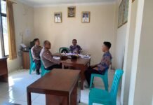 Dalam rangka meningkatkan sinergi dan kewaspadaan terhadap keamanan hutan (Kamhut) dan potensi kebakaran hutan dan lahan (karhutla), Perum Perhutani melalui Kesatuan Pemangkuan Hutan (KPH) Kuningan, khususnya KRPH Ciangir, melaksanakan kegiatan komunikasi sosial (komsos) bersama Anggota polsek Cibingbin