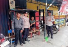 MELALUI SAMBANG BHABINKAMTIBMAS DESA KADUGEDE AIPDA DUDI APRIYADI, POLSEK KADUGEDE AJAK WARGA WUJUDKAN SITUASI KAMTIBMAS DI LINGKUNGAN