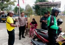 MELALUI SAMBANG BHABINKAMTIBMAS DESA HAURKUNING AIPTU HARTONO, POLSEK KADUGEDE AJAK WARGA WUJUDKAN SITUASI KAMTIBMAS DI LINGKUNGAN