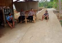 DOOR TO DOOR SYSTEM, CARA BHABINKAMTIBMAS POLSEK KADUGEDE DEKATKAN DIRI DENGAN WARGA