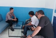 Sidak Dapur Pangan Gizi, Plt. Kapolsek Mandirancan Iptu Arip Rahmansyah Imbau Karyawan SPPG Fadhila Nuha Firdaus Taati SOP