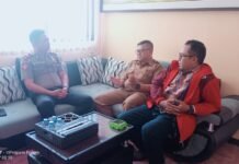 Aksi Bersama Jaga Kondusivitas, Plt. Kapolsek Mandirancan Iptu Arip Rahmansyah Duduk Bersama Sekmat Mandirancan