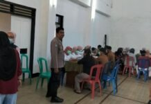 Kawal Kesejahteraan Masyarakat, Bhabinkamtibmas Polsek Mandirancan Pantau Posyandu Lansia dan Imunisasi Balita
