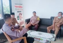 Langkah Preemtif Mandirancan, Plt. Kapolsek Mandirancan Laksanakan Sambang Kamtibmas di Balai Desa Randobawagirang