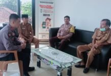 Tingkatkan Sinergitas Polri dan Pemdes, Plt. Kapolsek Mandirancan Sambangi Kepala Desa Randobawagirang