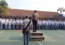 Pimpin Upacara Bendera di SMAN 1 Mandirancan, Plt. Kapolsek Mandirancan Imbau Siswa Jauhi Bullying dan Narkoba