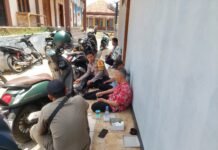 BHABINKAMTIBMAS DESA WINDUSARI BRIGPOL IRHAS SYAIFUROHIM, POLSEK KADUGEDE MELAKSANAKAN GIAT SAMBANG DAN PATROLI HIMBAUAN KAMTIBMAS
