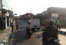 Polres Kuningan Sebar Personel Siaga Pagi, Hadirkan Pelayanan Pengaturan Lalu Lintas demi Kamseltibcarlantas
