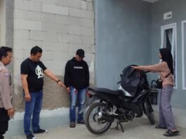 Sambangi Warga Desa Sampora, Polsek Cilimus Tekankan Pentingnya Kewaspadaan Kamtibmas